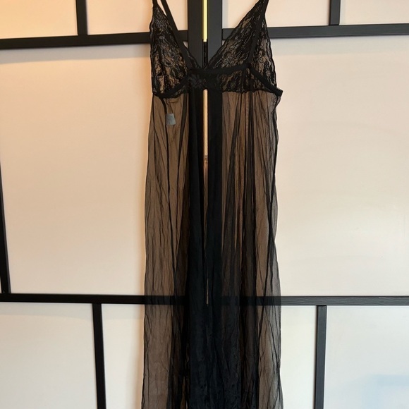 Vintage Made In USA nylon Lingerie slip. Size medium - Picture 10 of 12